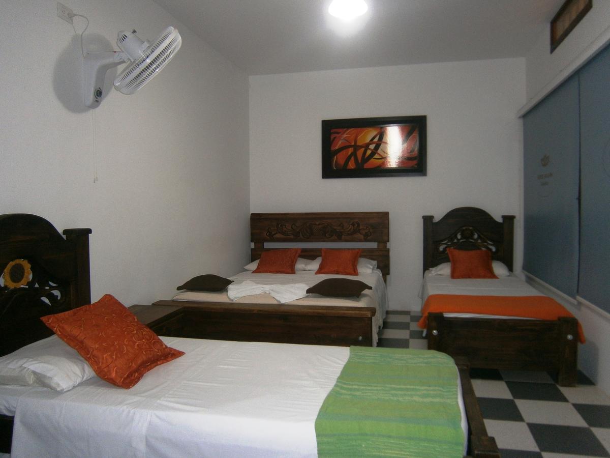 Hotel Shalom Phe Guaduas Exterior photo