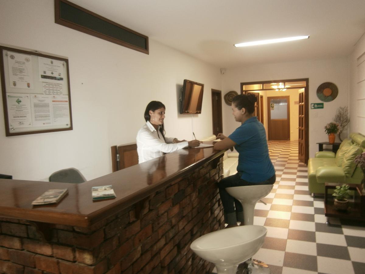 Hotel Shalom Phe Guaduas Exterior photo