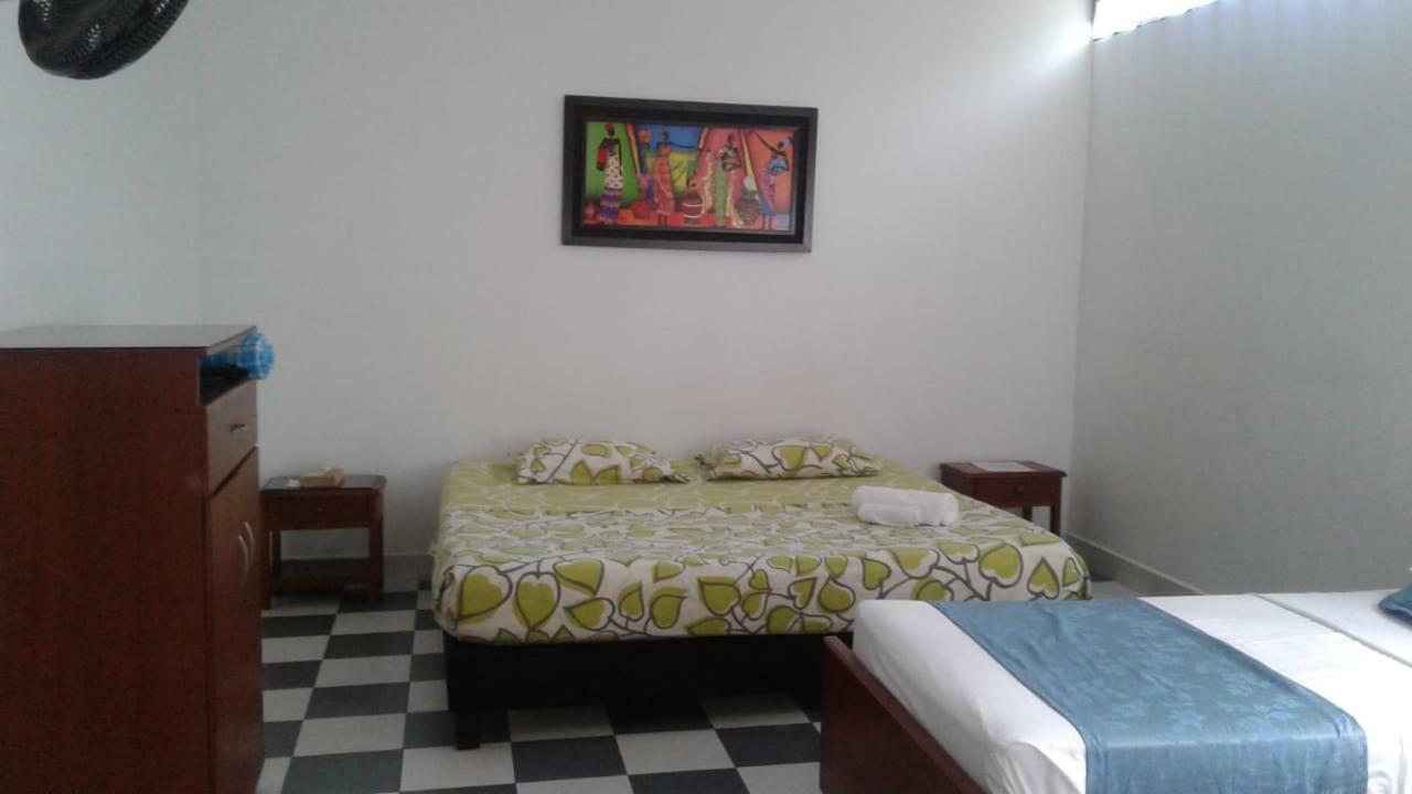 Hotel Shalom Phe Guaduas Exterior photo