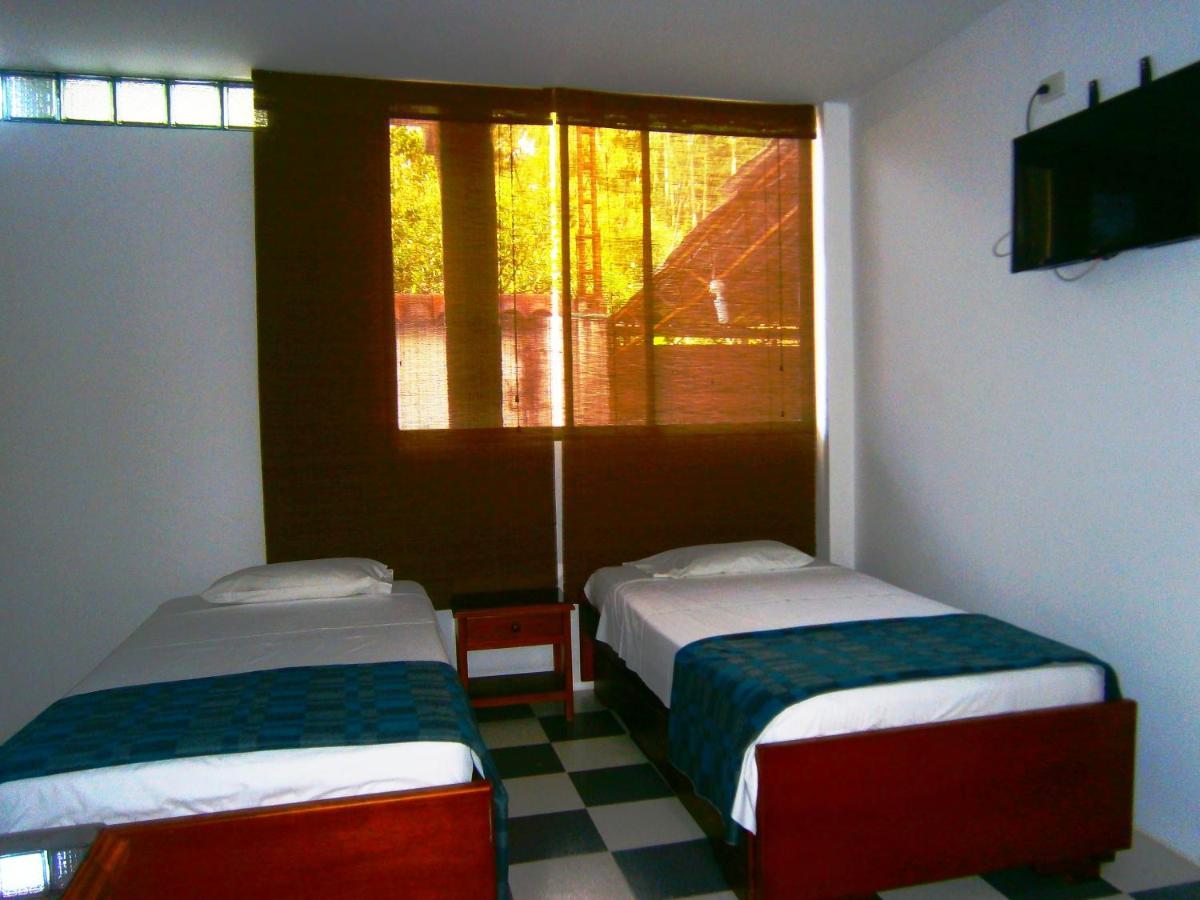 Hotel Shalom Phe Guaduas Exterior photo